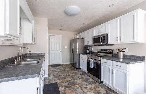 East Fayetteville House | Timber Ridge Guest House - Quiet & Convenient