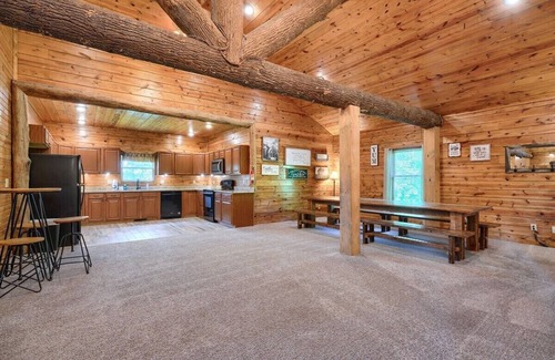 Rockbridge Cabin | Timber View | Pool | Lodge