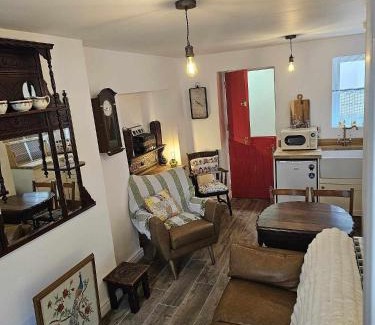 Carrickfergus House | Time Stands Still Cottage