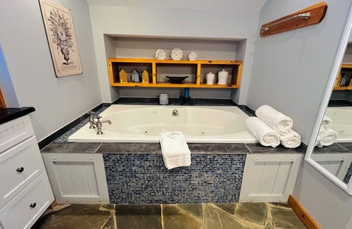 Blue Ridge Bed & Breakfast | Timeless Elegance in Restored Suite – King Bed & Private Spa Bath