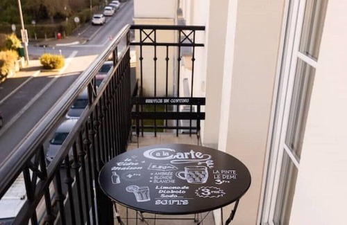 Coutures Apartment | Timeless Memories with free parking
