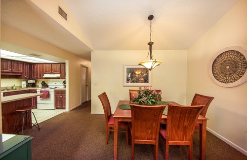 Nichols Condo | TimeOut! Spacious condo - 2 Bedroom, 2 Bath, Sleeps 6, Pool