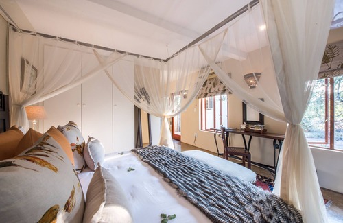 Thorny Bush Game Reserve Cabin | Tintswalo Safari