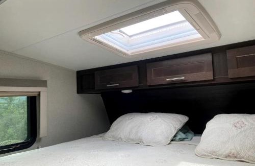 St. Maries House | Tiny Caravan Great for Couples with Landscape Views in Idaho