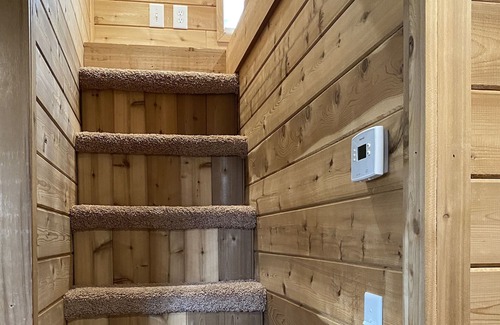 Carbon Hill Cottage | Tiny cozy Cottage in Hocking Hills Ohio Area