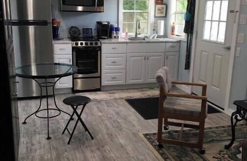 Bakersfield House | Tiny Cozy Home in Missouri