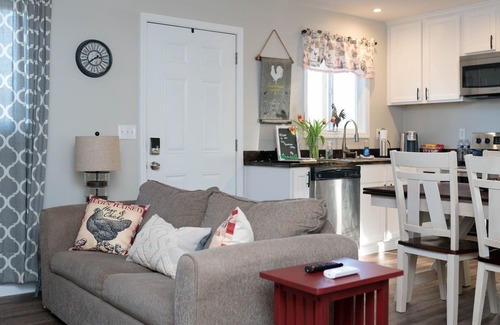 Fitzgerald Cottage | Tiny Farmhouse in charming Fitzgerald