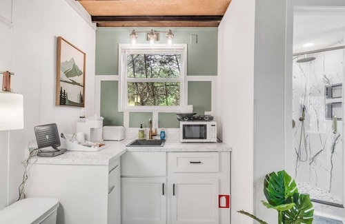 Starkville House | Tiny Home Escape | Outdoor Oasis | Steps from MSU