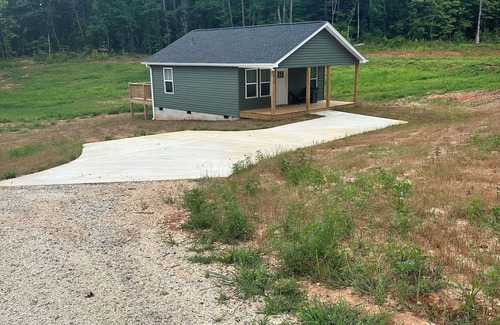 Oconee County House | Tiny home in Walhalla,SC-foothills Blue Ridge Mountains: near Clemson
