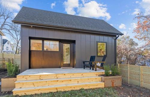 Durham House | Tiny Home, Near Downtown Durham, Duke & 9th Street!