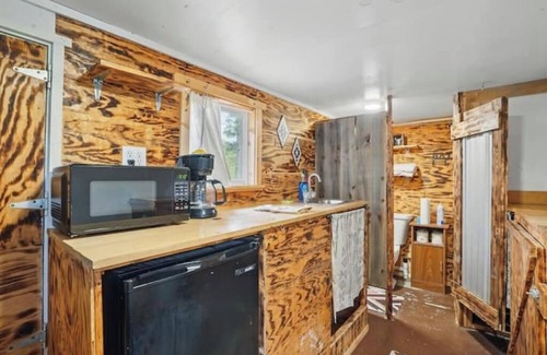 Hermosa House | Tiny Home Near Mt Rushmore
