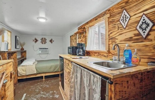 Hermosa House | Tiny Home Near Mt Rushmore