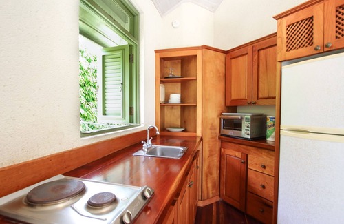 Weston Cottage | Tiny Home Retreat Near Beach- Marsh Mellow Cottage
