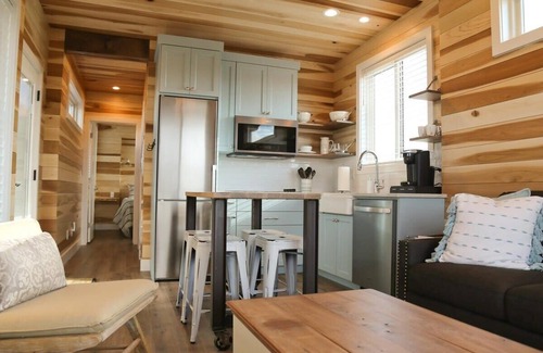 Escalante Apartment | Tiny‑Home W/King Bed, Fire Pit & Monument Views