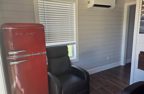 Pikeville House | Tiny Home with Rooftop Deck