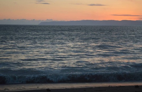 Playa Zancudo House | Tiny House at Frith Estate - Beachfront Tiny Home in Playa Zancudo