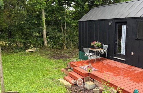 Dickel Apartment | Tiny House located behind the Bell Buckle Mosaic House in Bell Buckle, Tennessee