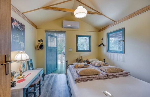 Kras Hotel | Tiny House Mona Lisa, Štanjel, Slovenia