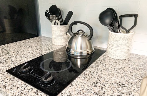 Durham Cottage | Tiny house- near Duke University/Hospital, walk to food