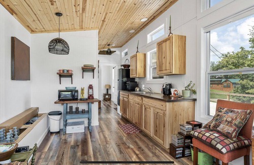 Baxter Cabin | Tiny House on Center Hill Lake