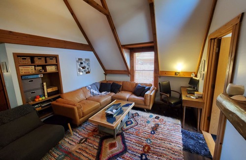 South Bend House | Tip of the Peninsula Lake House Retreat