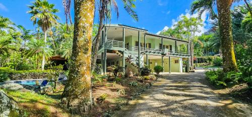 Muri House | Tipani Lodge - Free and Unlimited Wifi