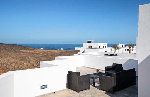 La Santa House | Titán