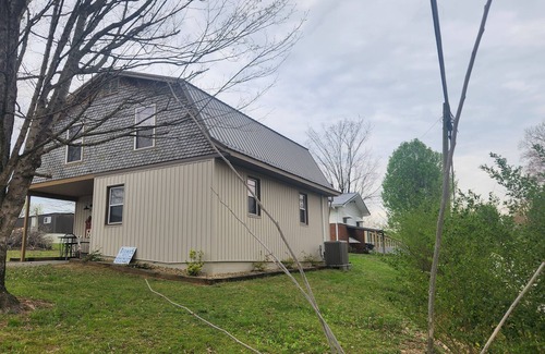 Pikeville House | Titans Rest 3/2 House in historic Pikeville, TN near Fall Creek Falls State Park
