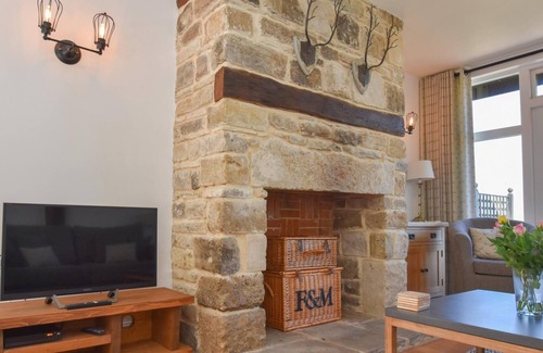 Ryde House | Tithe Barn a Stunning family home with views