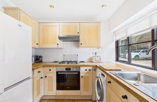 Ryde Cottage | Tithe Barn, Little Upton Farm