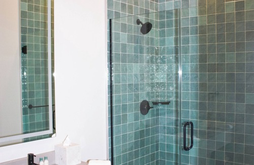 Cumming Apartment | Toile & Bubble Blueberry Thyme Suite