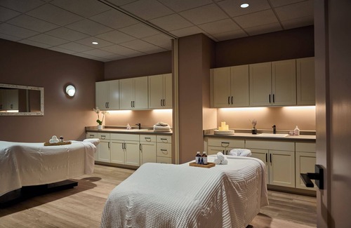 Cumming Apartment | Toile & Bubble Eucalyptus Suite