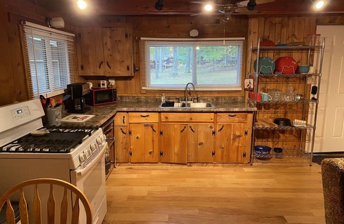 Irons Cabin | Toma trail cozy cabin , fish, hunt , ride or relax