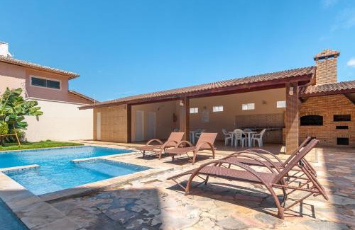 Porto das Dunas Apartment | TOP 2 QUARTOS em Condominio- PISCINA, CHURRASQUEIRA, ESTACIONAMENTO, PARQUINHO INFANTIL, Wi-Fi e home office, Ar Condicionado, SmarTV e Cozinha Completa I 800m da praia e parque aquatico CE