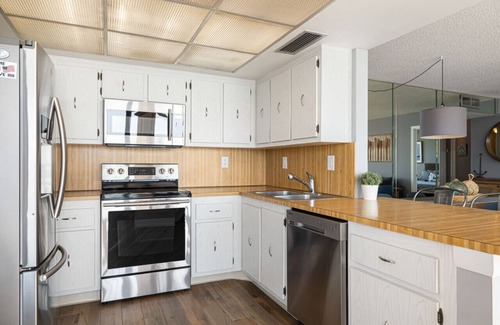 Casa del Mar Condo | Top-Floor Bayfront Oasis: 2BR/2BA Condo at Casa Del Mar with Stunning Views & Modern Comforts