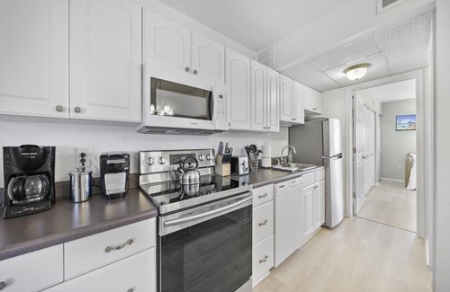 Admiral Estates Condo | Top Floor Cape Roc Condo, beach block and glorious views!