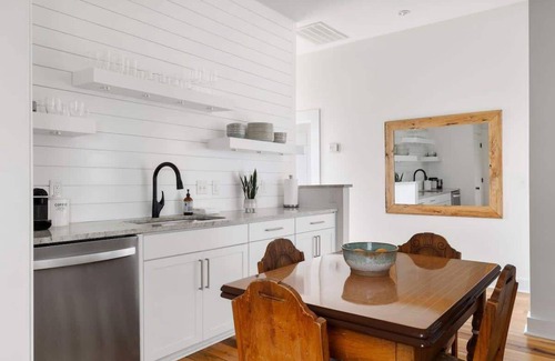 South of Broad Apartment | Top Floor & Lake Views! Stylish 2BR Downtown Condo