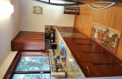 Inglewood House | Top Floor Suite in Craftsman House with Lake Views