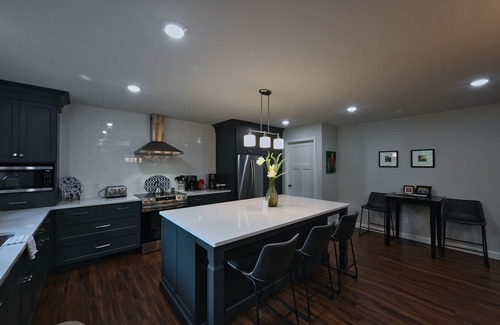 Flippin House | Top Location! 3D & Video Tour. Riverside 4/3 w/the best water access & privacy!