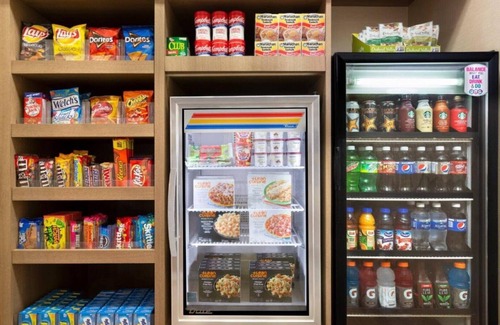 Nut Tree House | TOP NEWLY RENOVATED VACAVILLE HOTEL MINUTES FROM TRAVIS AFB