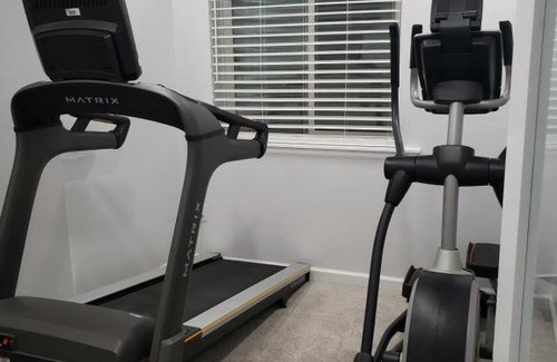 Aurora House | Top Notch Private Room With Gym and Work Station - Non Smoking