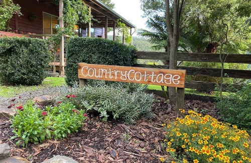 Barramunga Cottage | Top of the Otways the Country Cottage