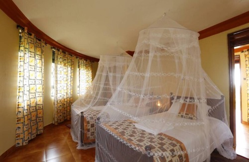 Fort Portal Cabin | Top of The World Lodge