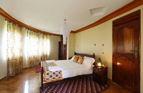 Fort Portal Cabin | Top of The World Lodge