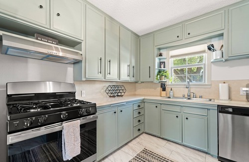 Tech Terrace House | Top-Rated Bungalow in Tech Terrace Prime Location Near Texas Tech & JB Coffee!