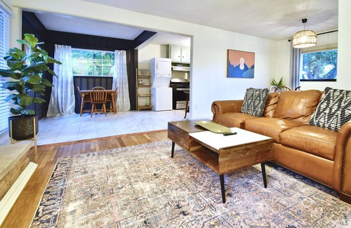 Tech Terrace House | Top-Rated Bungalow in Tech Terrace Prime Location Near Texas Tech & JB Coffee!