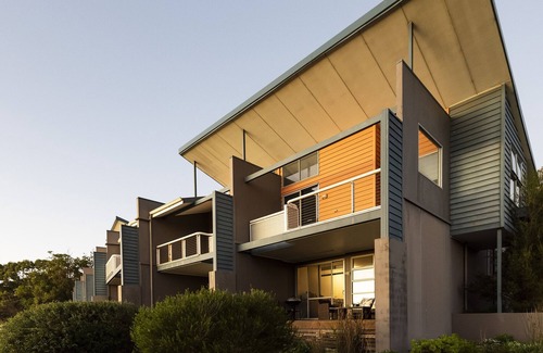 Kronkup Apartment | Torbay Seaview – Enjoy Oceanview’s from the spa bath