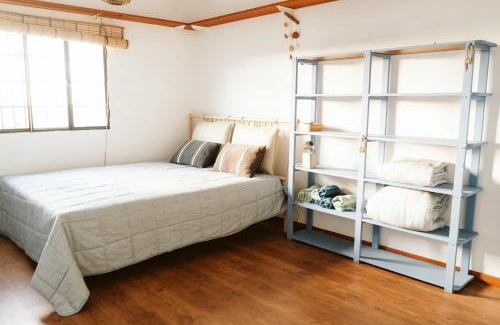 Arucas House | Tortuga blue house in banana plantation