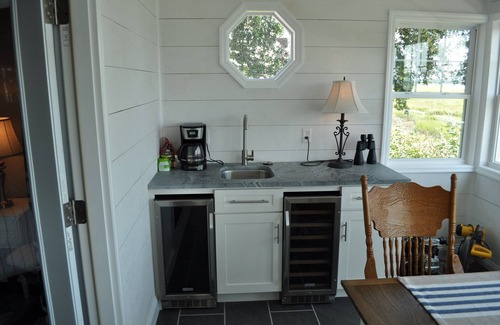 Port Royal Landing House | Totally Renovated Waterfront Cottage, Snowbird's Paradise, Boater's Dream