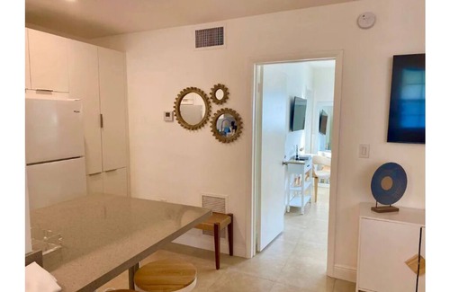 Key Biscayne Condo | Totally Updated unit 5 min from the beach😍 You’ll love it !